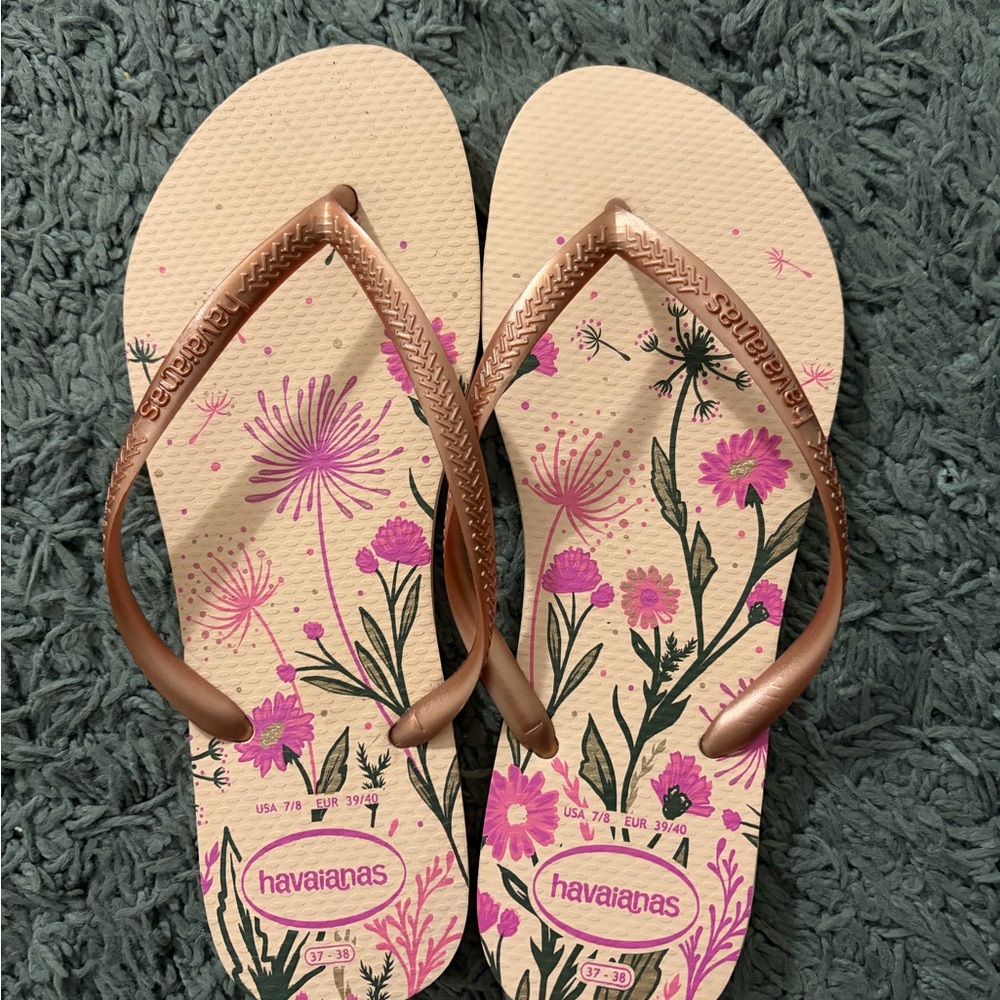 Havaianas Slim Pink Floral Flip Flops with Rose Gold Straps
